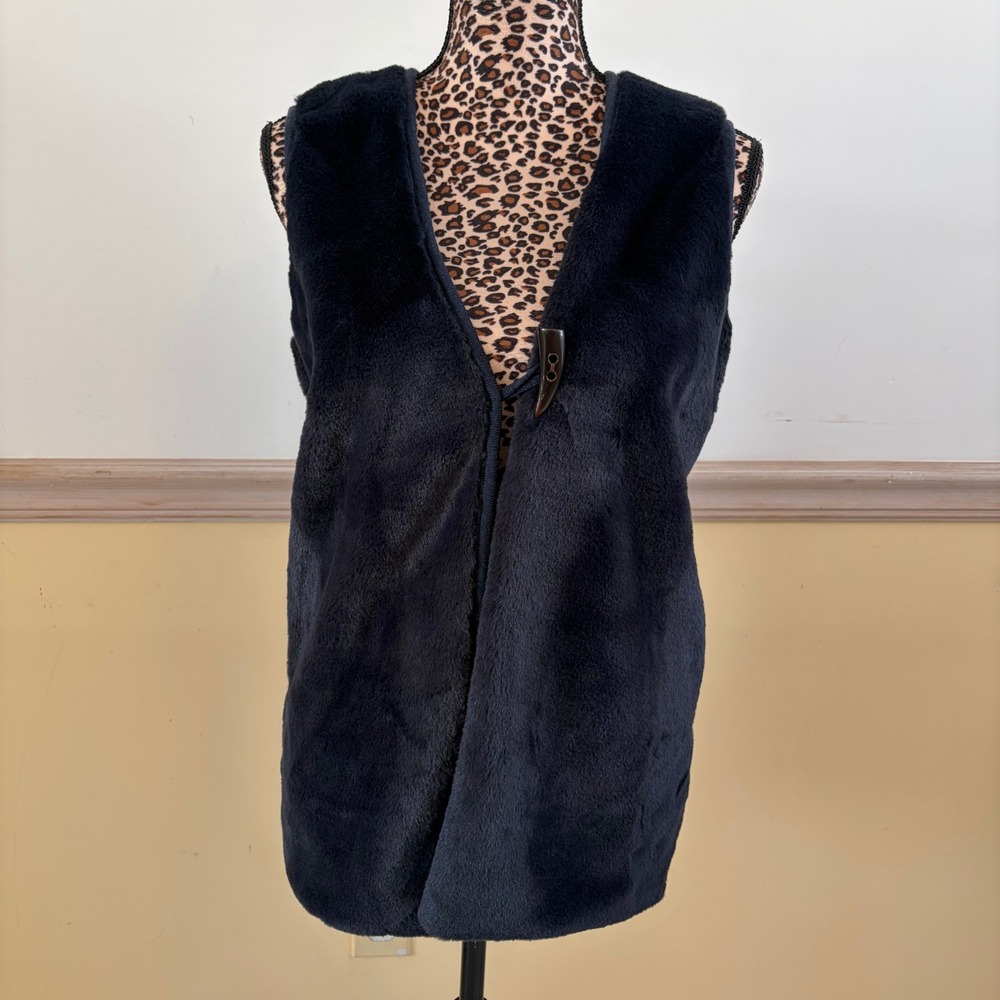 J.McLaughlin Navy Merino Wool Faux Fur Horn Toggle Front Sweater Vest Luxury